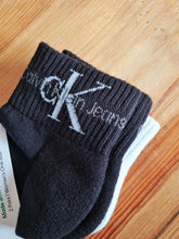 Load image into Gallery viewer, Calvin Klein | 2 Pack Quarter Socks | Black Combo
