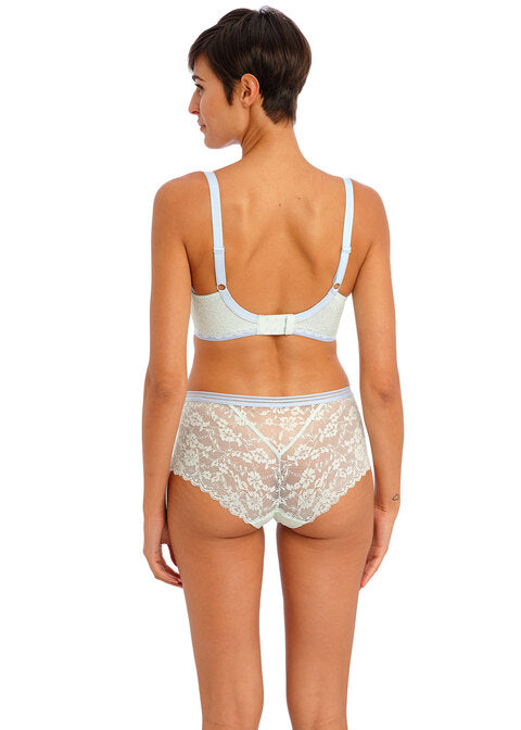 Freya | Offbeat Short | Pure Water