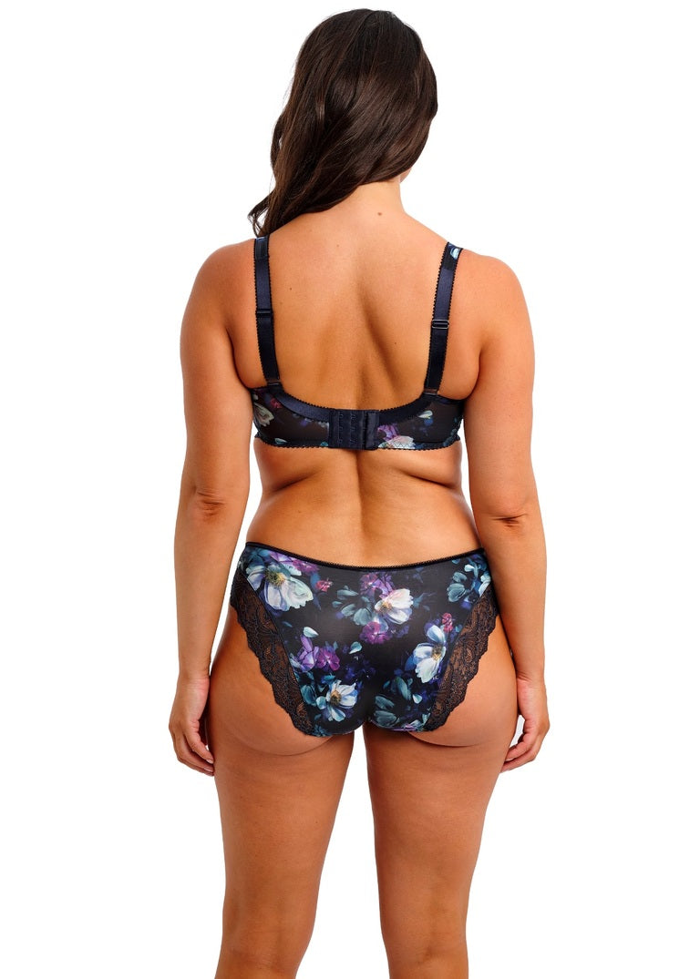 Fantasie | Lucia Brief | Midnight