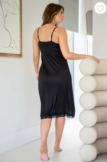 Pour Moi | Sofa Loves Lace Hidden Support Wrap Midi Chemise | Black