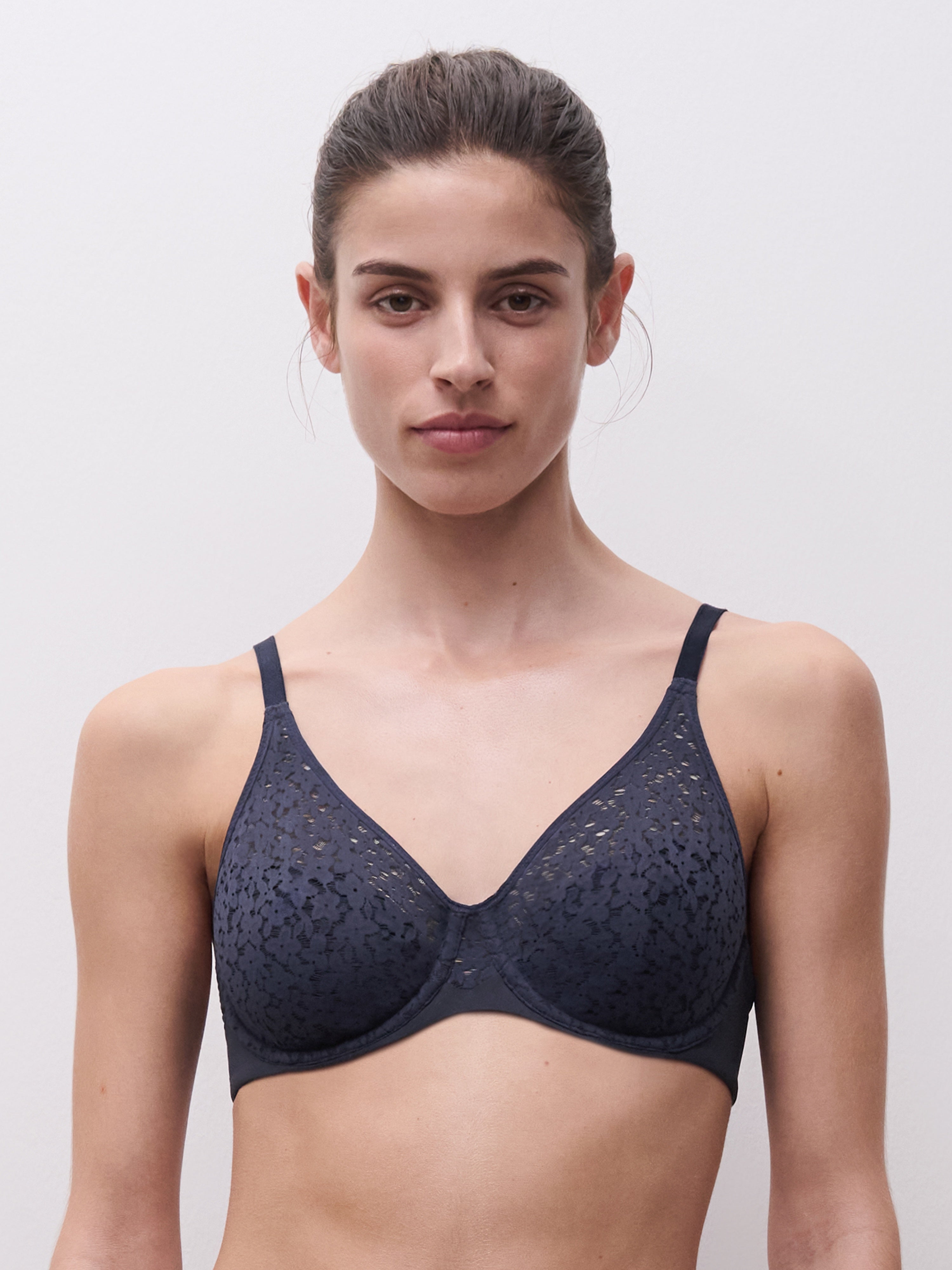 Chantelle | Norah Covering Moulded Bra | Ultramarine