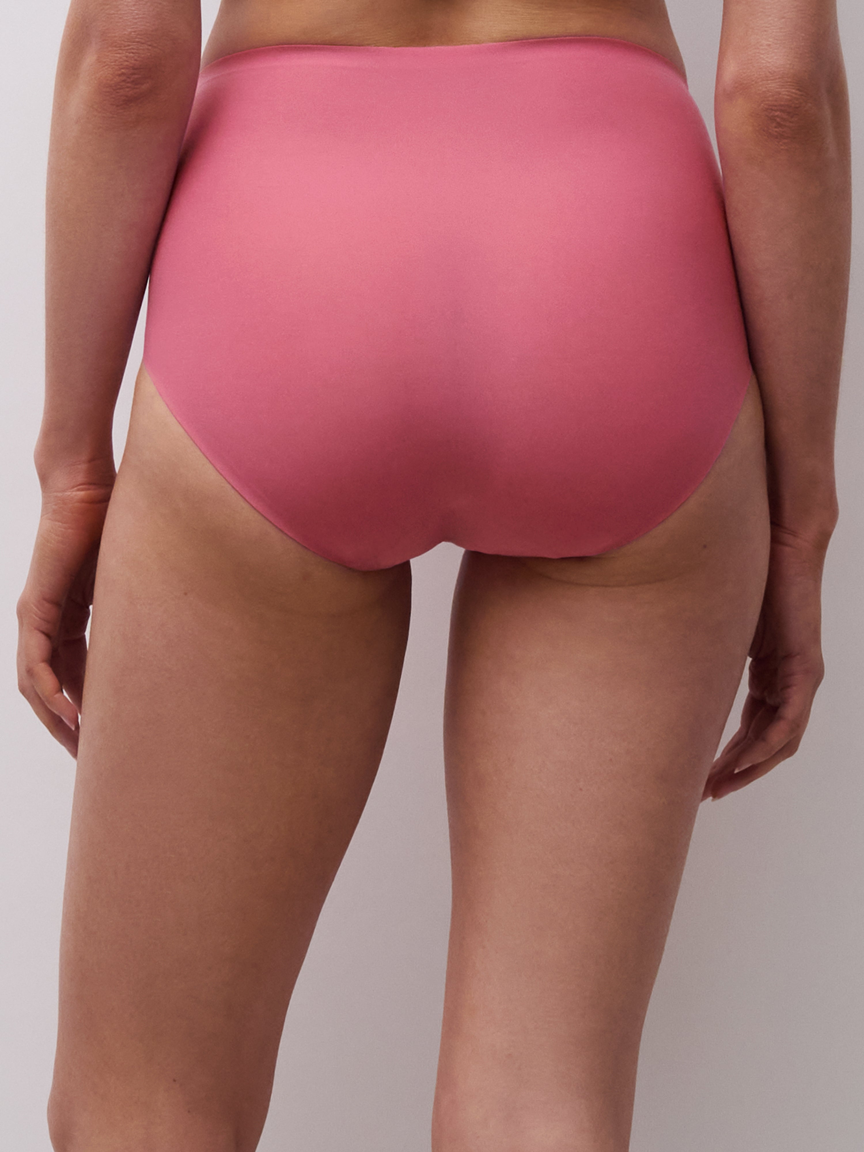 Chantelle | High Waist Brief | Gardenia