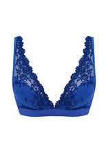 Load image into Gallery viewer, Wacoal | Embrace Lace Bralette | Beaucoup
