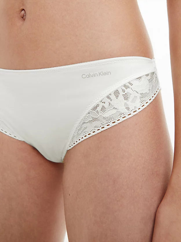 Calvin Klein | Soft Lace Bikini Brief | Ivory