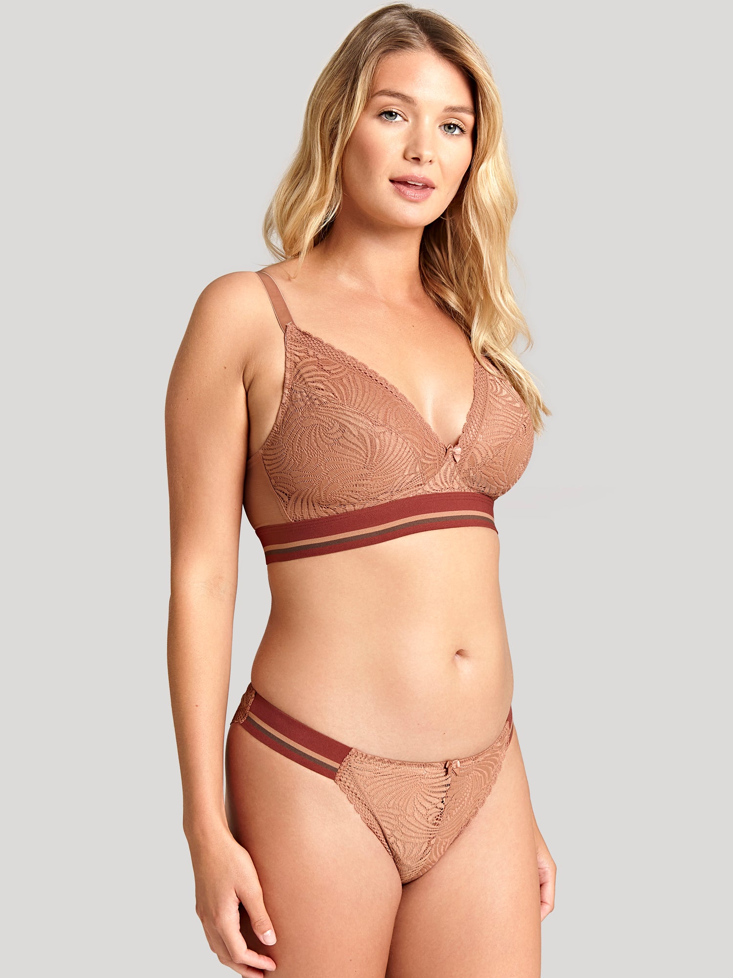 Cleo | Lyzy Vibe Bralette | Caramel