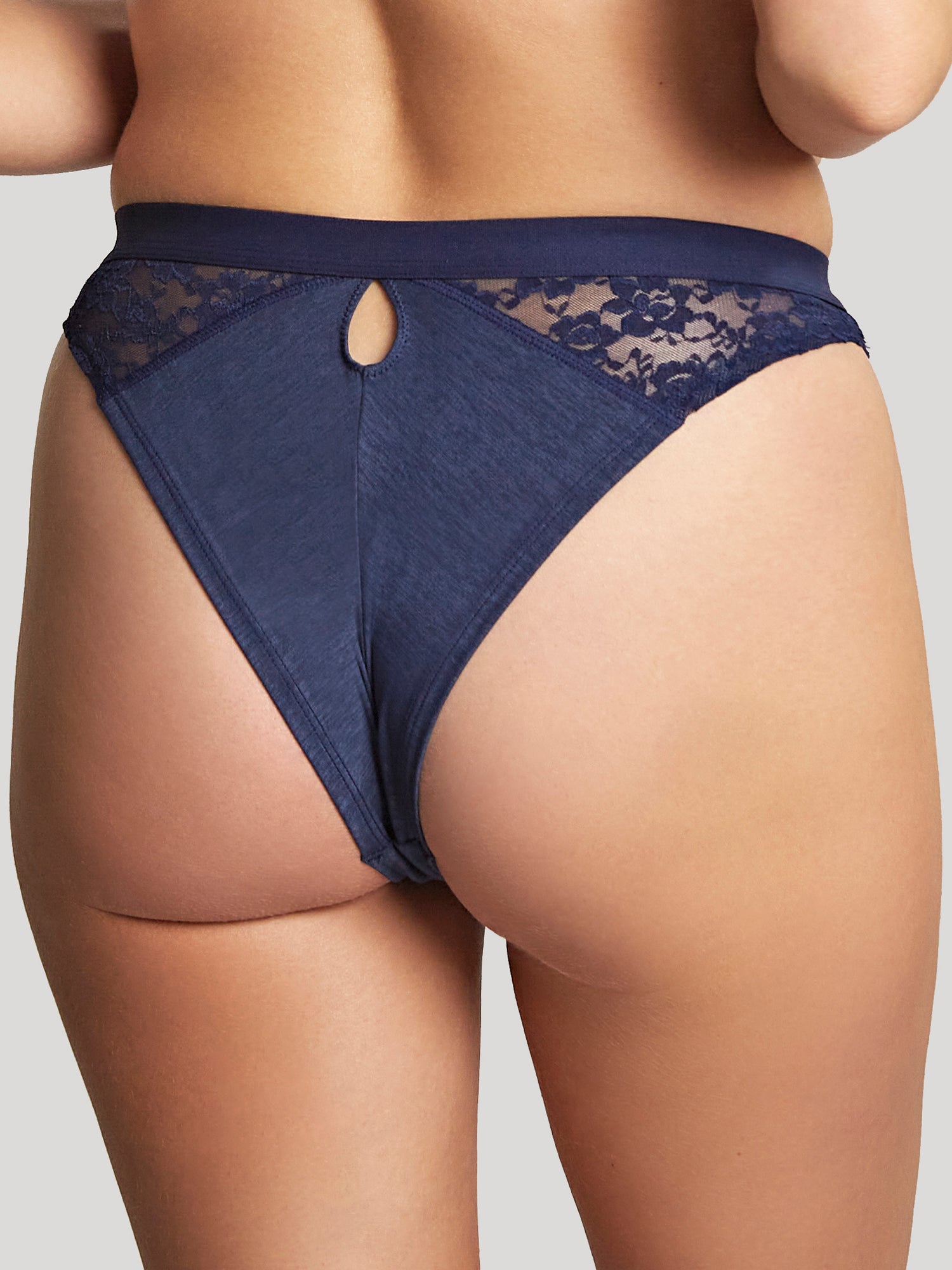Cleo | Freedom Brazilian | Navy