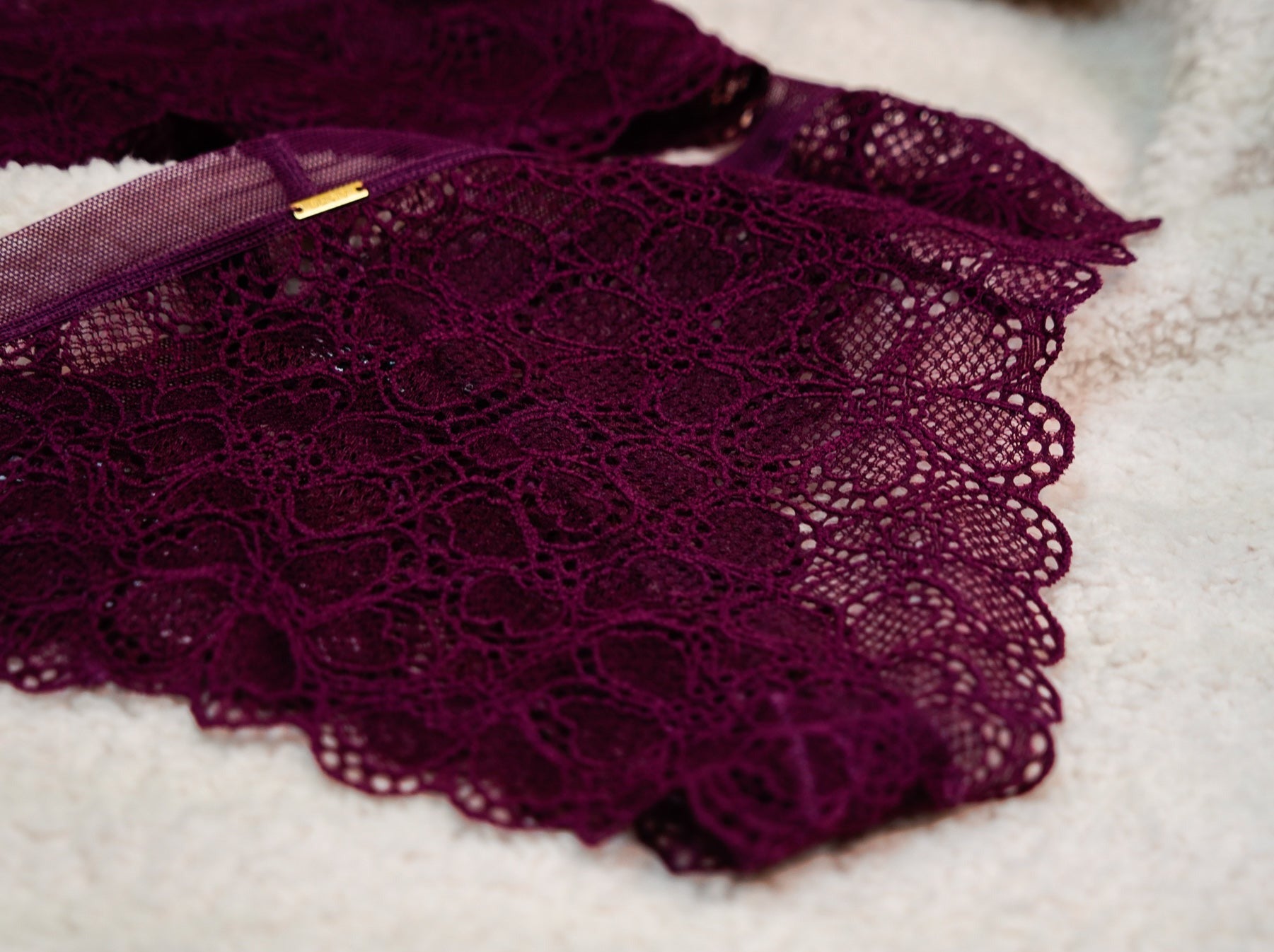 DKNY | Superior Brazilian | Grape Wine