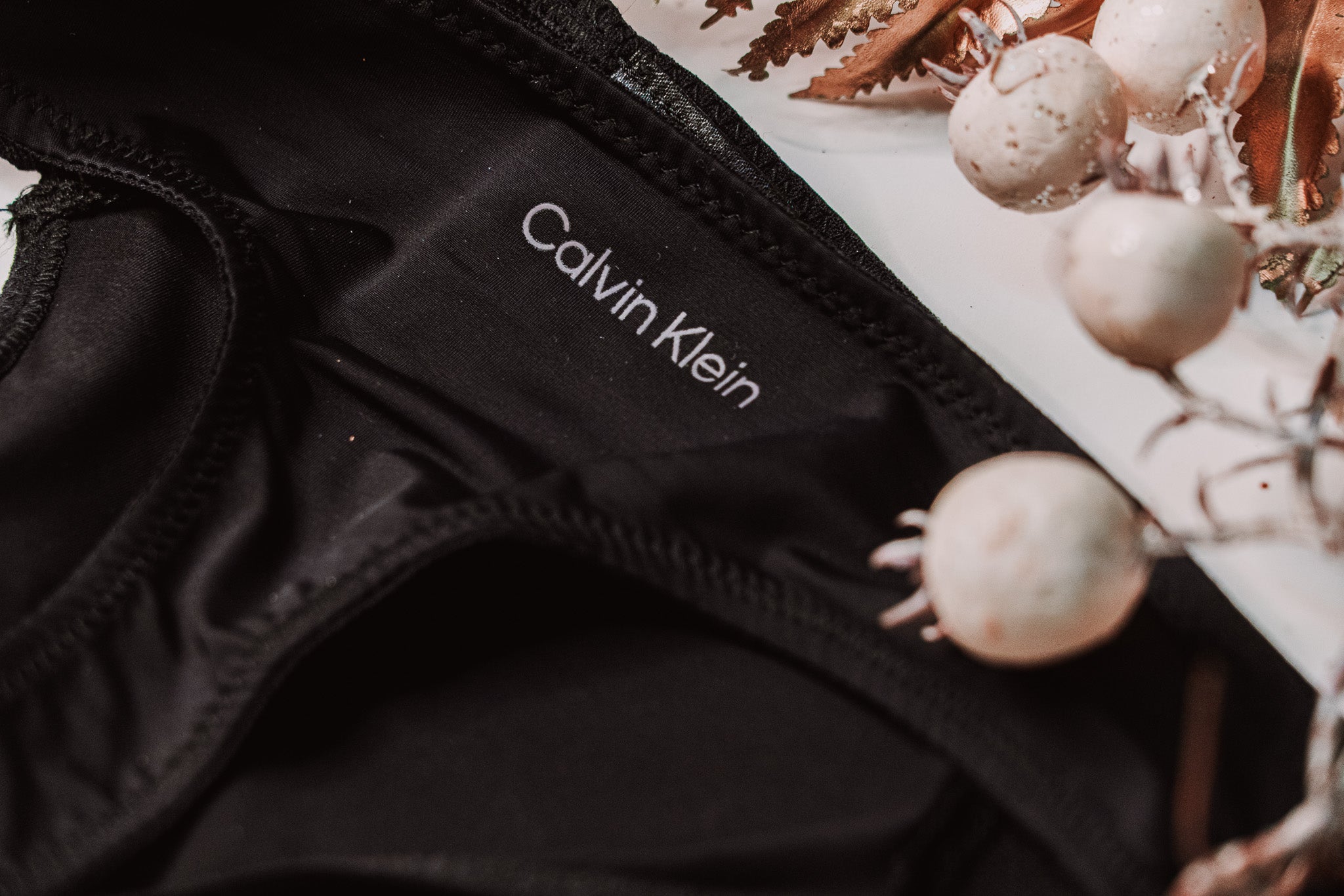 Calvin Klein | Soft Lace Thong | Black