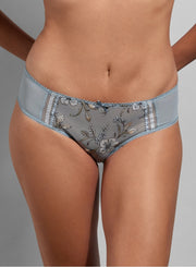 Empreinte | Lauren Shorty | Sky